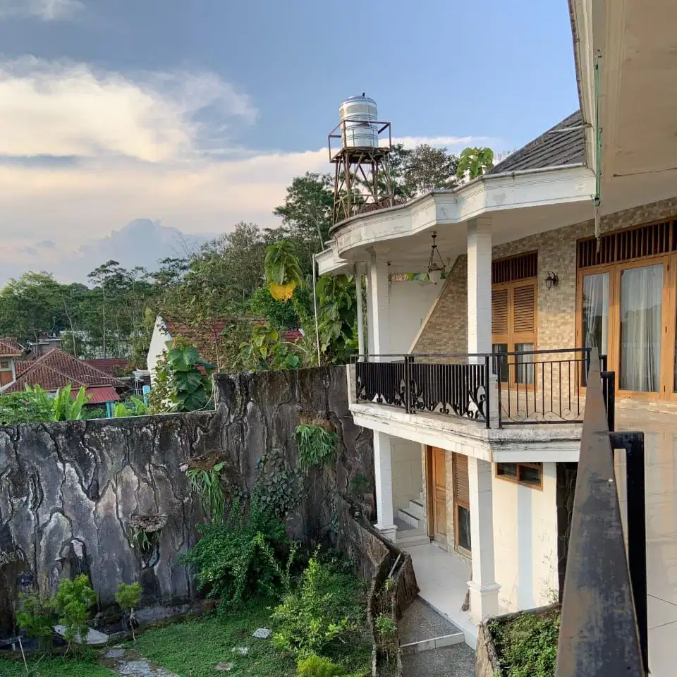 Rumah Sebesar Villa Di Salatiga 5 Menit Dari UKSW Salatiga