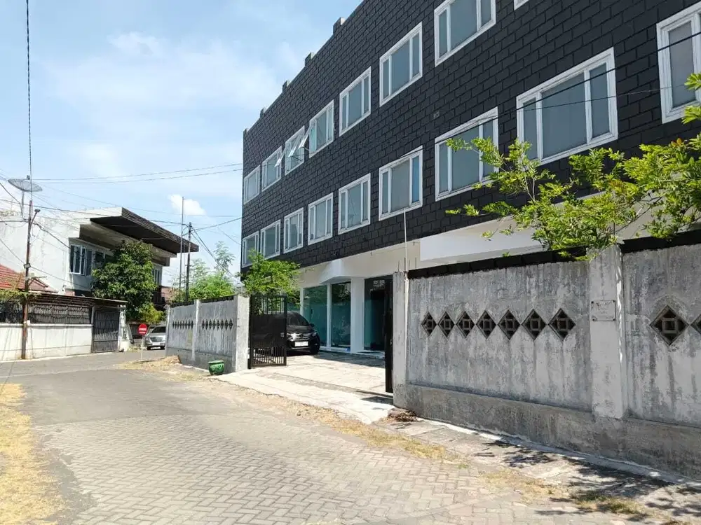 Office Building PUTAT 48 Ruang Kantor Surabaya