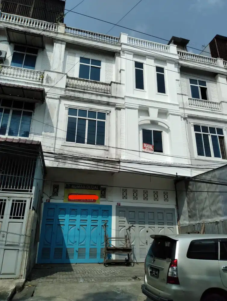 RUKO JL DANAU JEMPANG DAERAH SEKIP