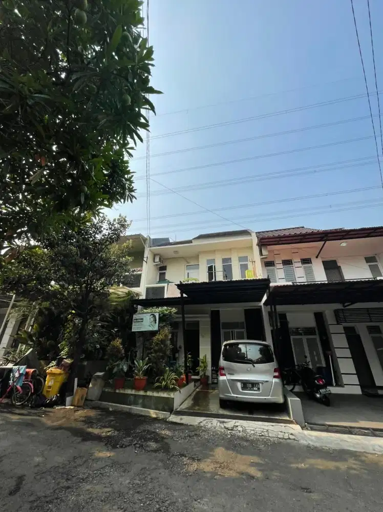Disewakan atau Dijual Rumah 2 Lantai dalam Cluster Di Limo