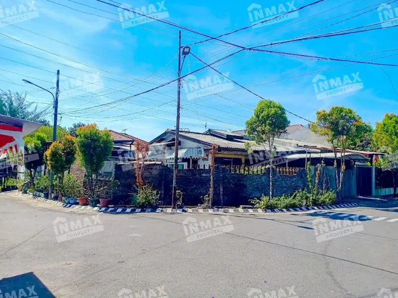 Dijual murah rumah pojok Sukomanunggal bebas banjir dekat RS mitra