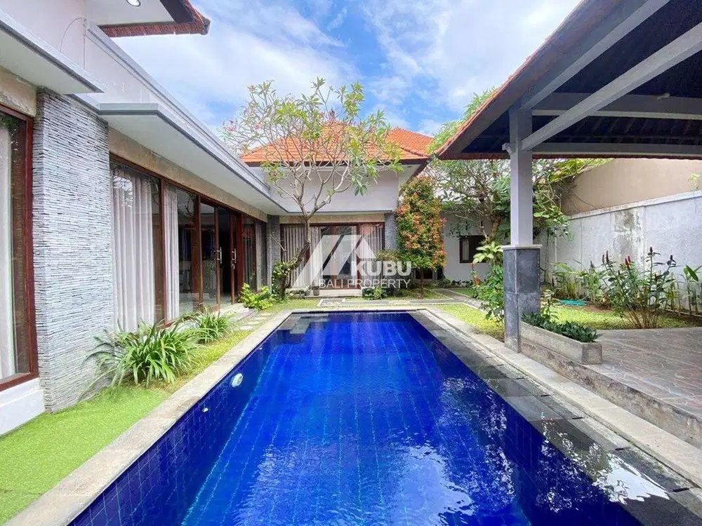 KBP0213 stunning villa with tropical garden in sanur