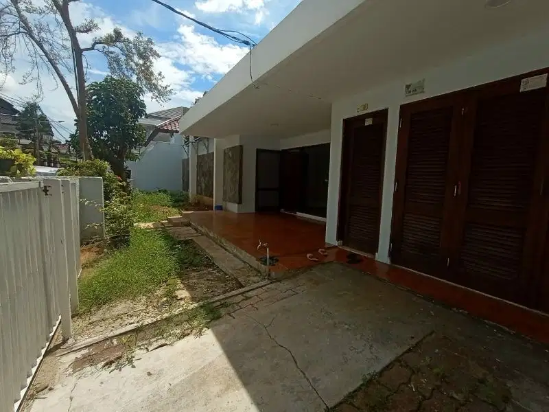 Rumah strategis cocok utk rumah dan kantor