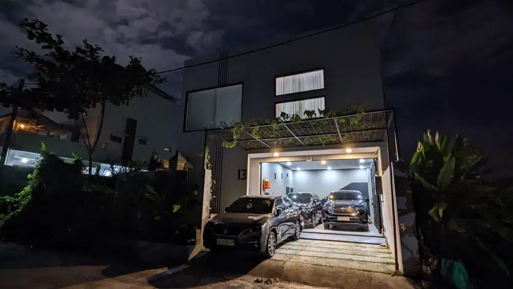 Villa Mewah Minimalis 2 Lantai View Sawah Dekat Pantai Saba