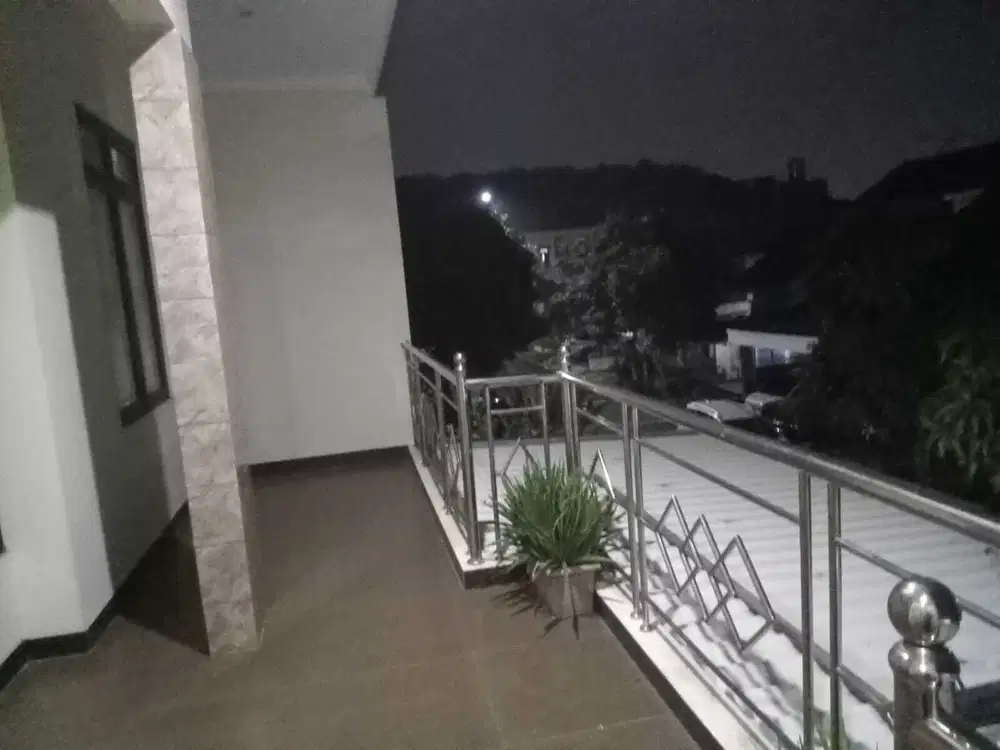 Rumah 2 lt di Grand Wisata selangkah ke sekolah Ipeka dan Al-Azhar