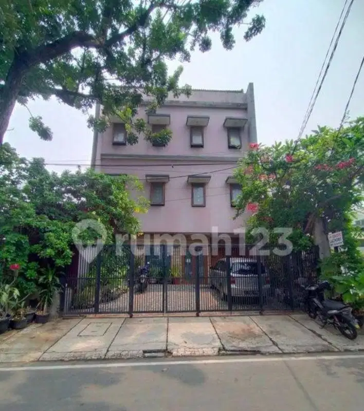 Bangunan Kost Komersil Tanah Abang IV Raya Strategis