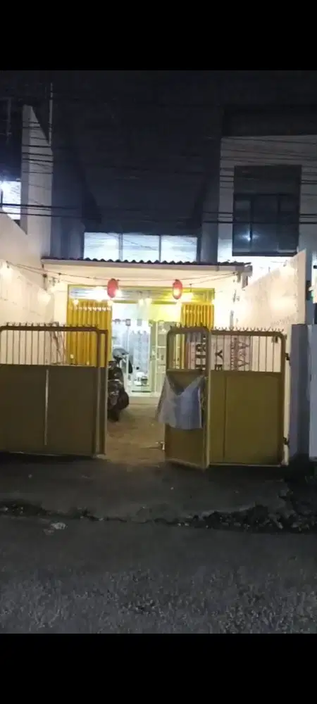 DISEWAKAN MURAH STAND DEPAN RUKO