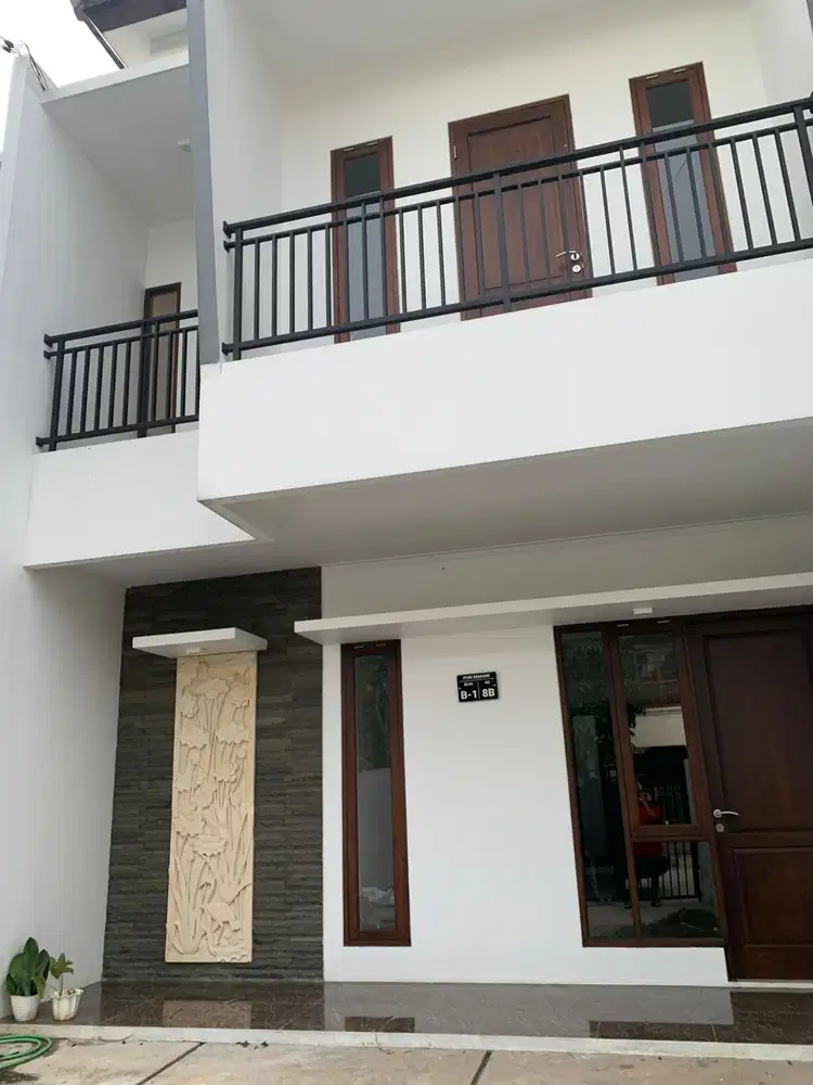 Disewakan atau Dijual Rumah 2 Lantai Di Pamulang