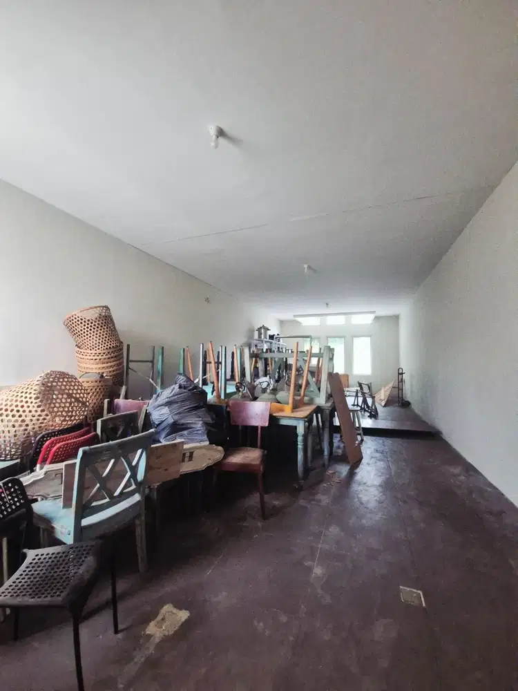 Disewakan Ruko Baru Renovasi Di Kawasan Kota Baru Parahyangan, Bandung