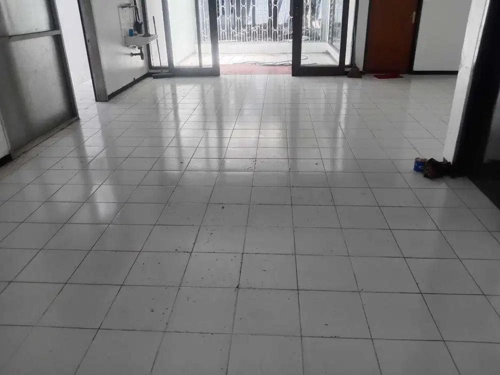 Rumah Luas Strategis di Mainroad Sumber Sari Bandung