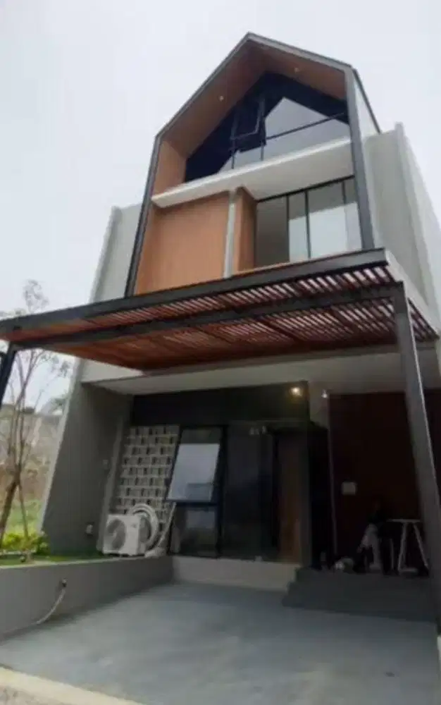 Rumah istimewa Setraduta baru nyaman konsep eco green