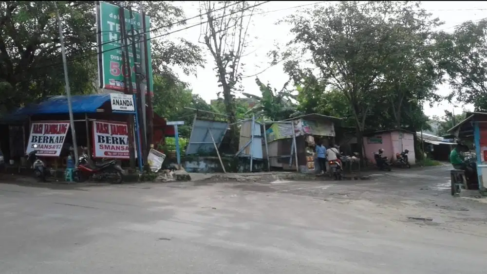 Tanah strategis pingir jalan