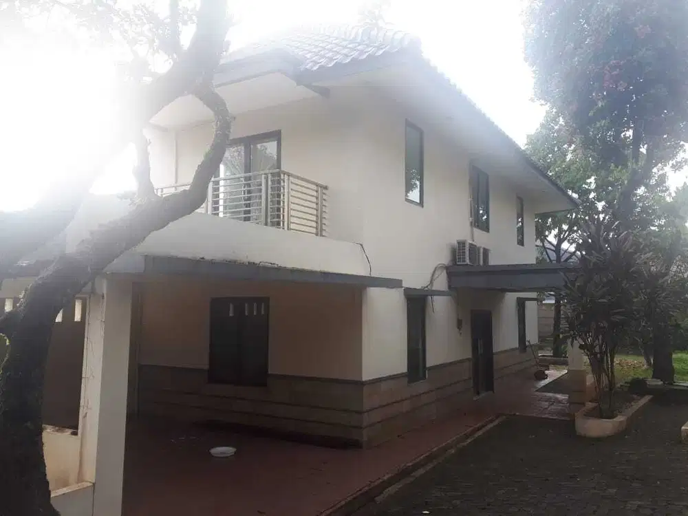 Dijual Rumah Nyaman dan Asri dengan lokasi Strategis di Depok