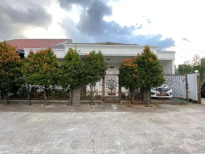 Dijual rumah kokoh luas dan nyaman  di logam Buah Batu