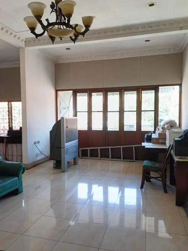 Rumah Pusat Kota Surabaya hitung tanah