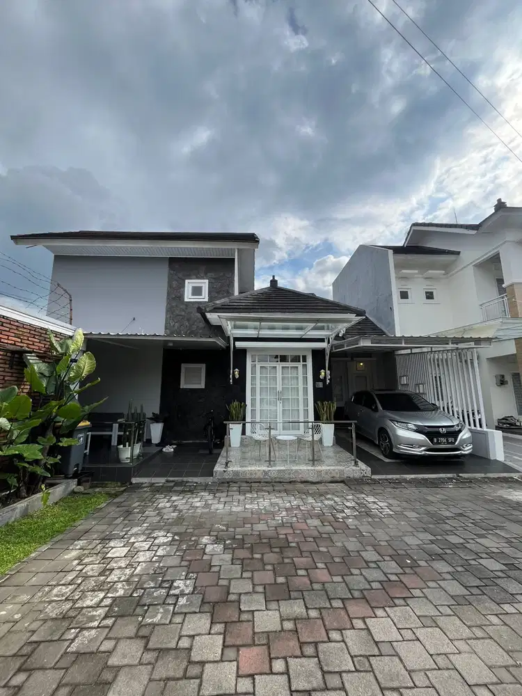 Rumah modern dalam perum security 24 jam dekat AMIKOM,UGM & Pakuwon