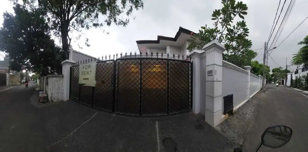 Rumah Lux Kemang ada Swimming Pool