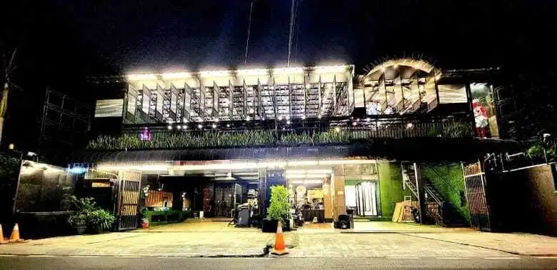 Ruang Usaha Resto Raya Jati Padang Pasar Minggu Ada Rooftop