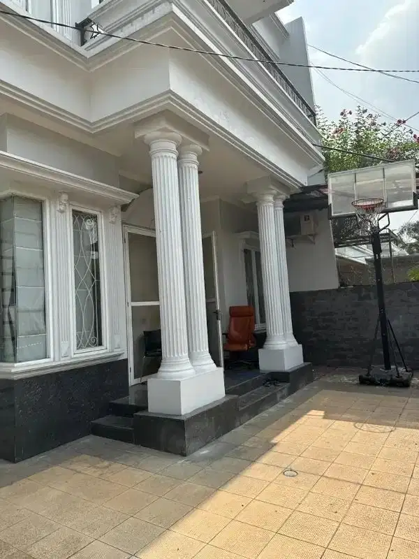 Rumah Pondok Indah dekat Mal