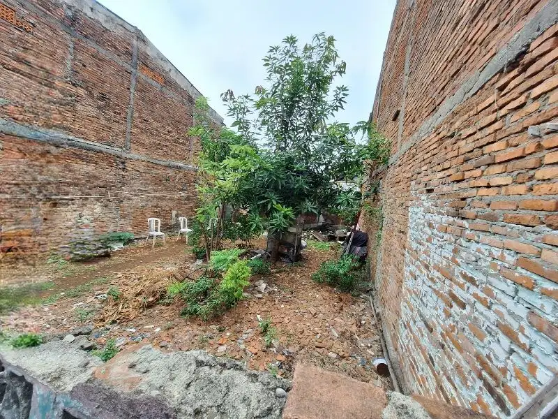 RUMAH TUA TANAH LOKASI STRATEGIS MUMER