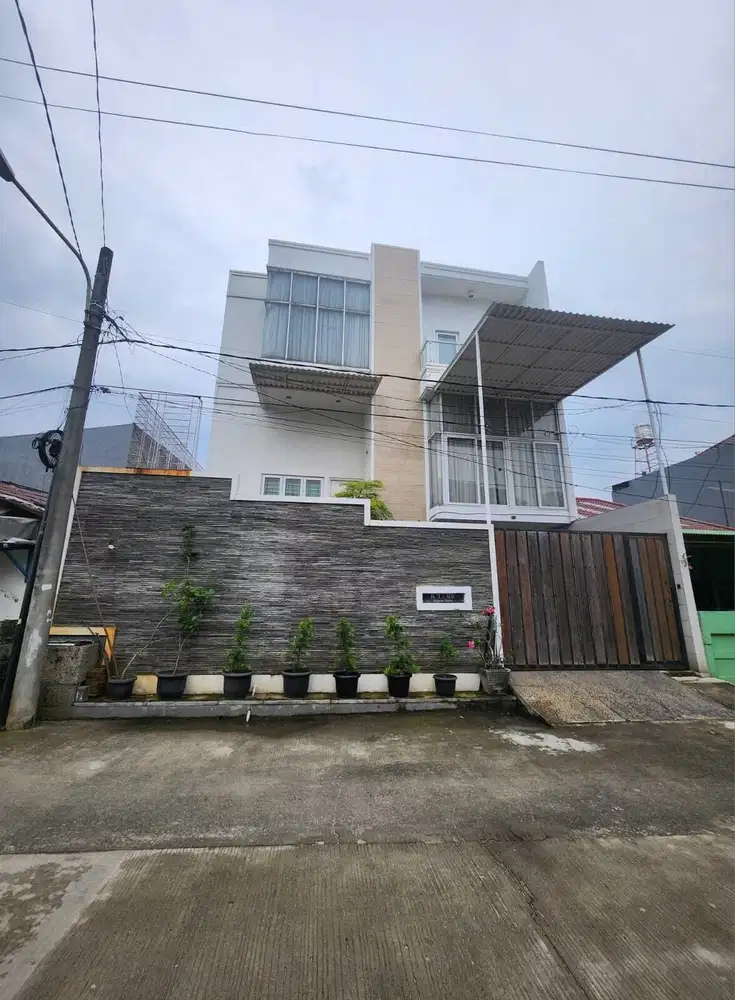 Dijual Rumah Mewah Modern Cengkareng Jakarta Barat