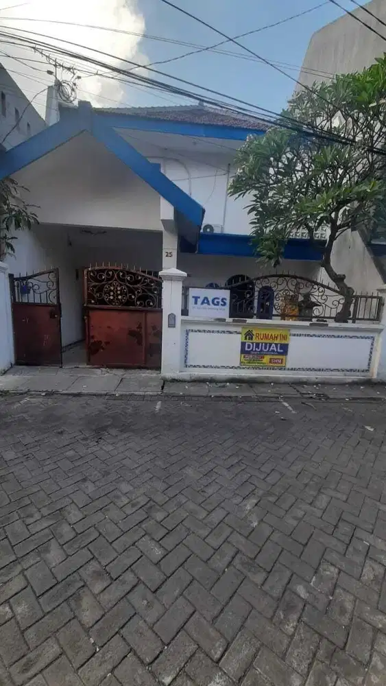 Rumah 1,5 lantai luas 141 m2 harga 1,6 Milyar di Bronggalan,Surabaya