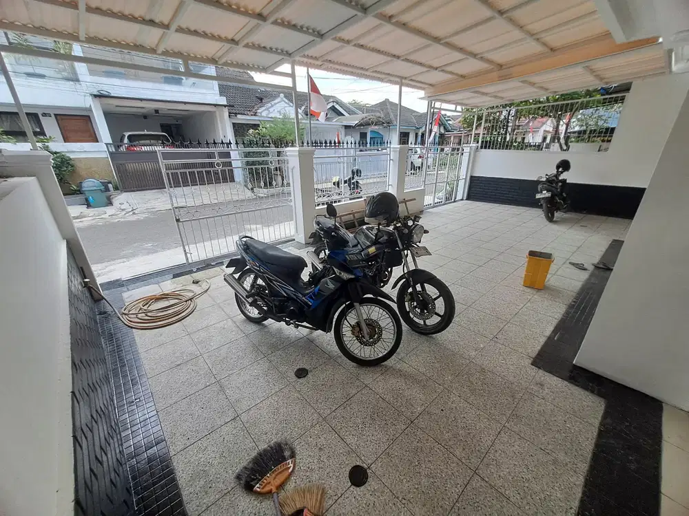 Best Location ! Siap Huni Rumah Full Renovasi Dalam Komplek Buahbatu