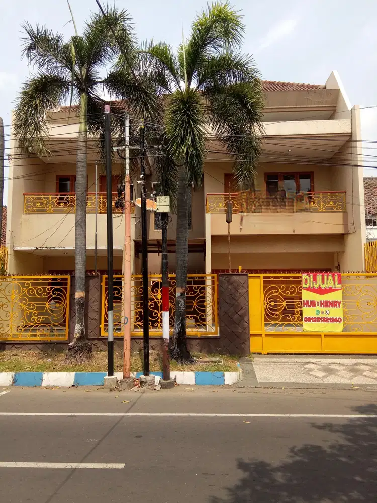 Rumah Besar Mewah Nol Jalan Besar Mojokerto