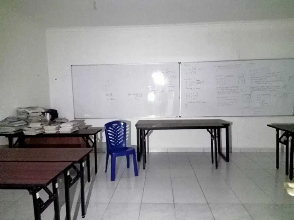 MURAH .Rumah dijual di Taman Semanan Indah, dua lantai