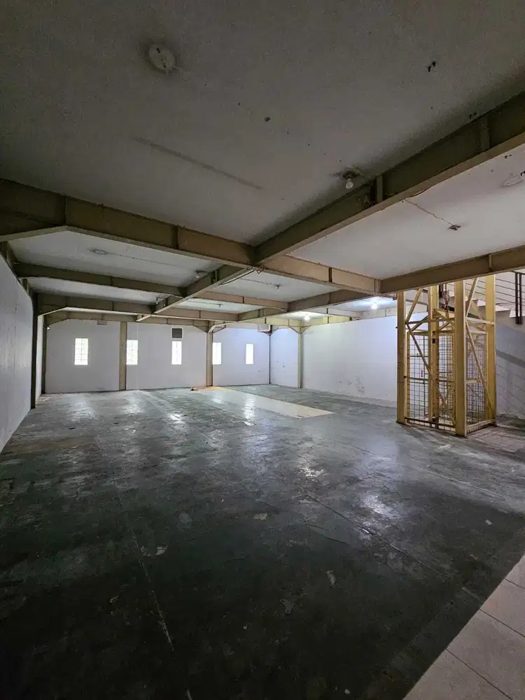 DIJUAL GUDANG SIAP PAKAI DI DAERAH KURDI MOH.TOHA