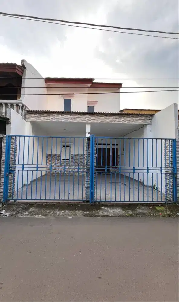Disewakan Rumah 2 Lantai di Beji Depok