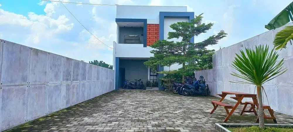 Rumah mewah Modern 2 lantai dengan kolam renang di jl Godean km 6,5