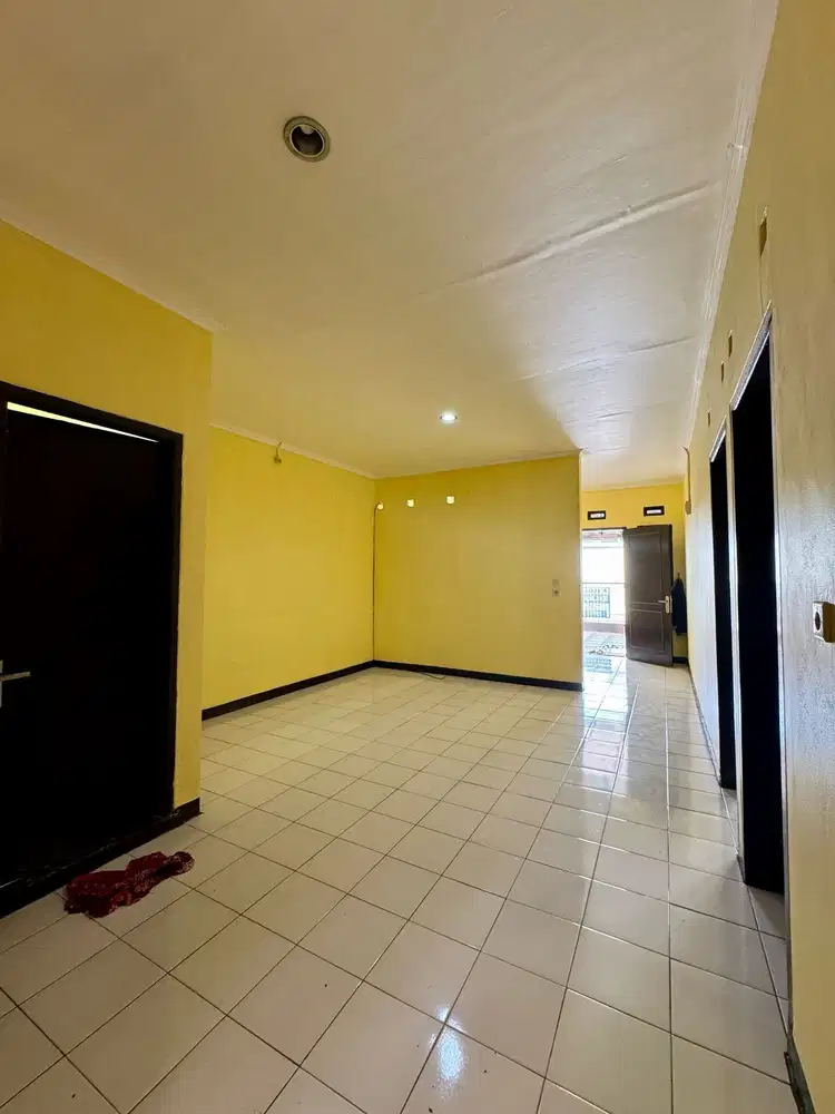 Rumah Bagus di Taman Rahayu Regency Terawat dan Siap Huni