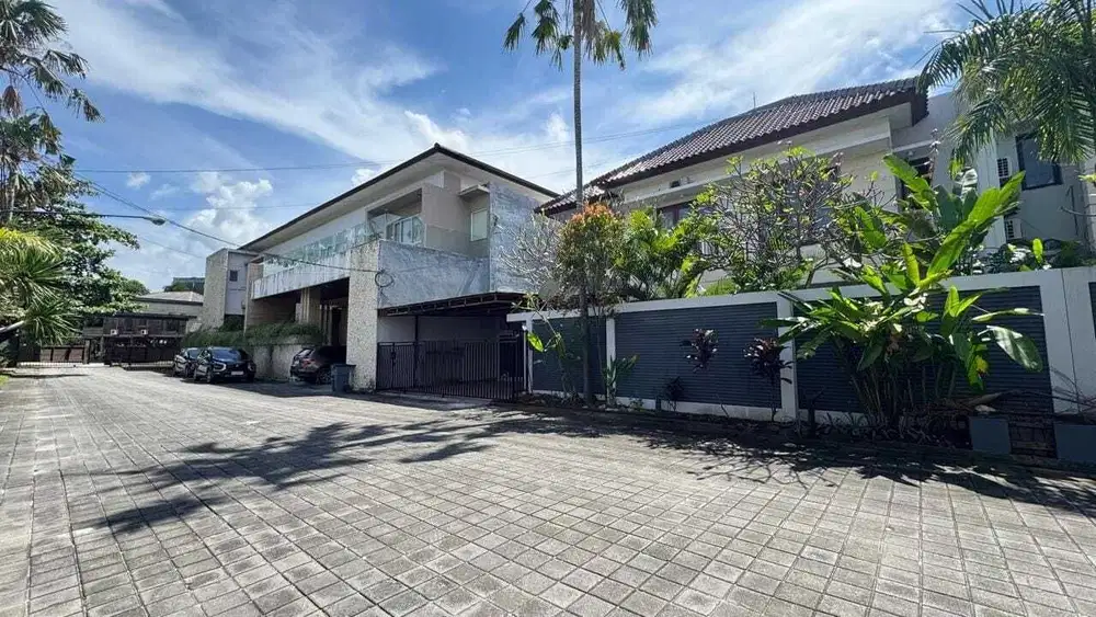 Rumah Komplek PREMIUM BALE MANSION Sunset Road Kuta