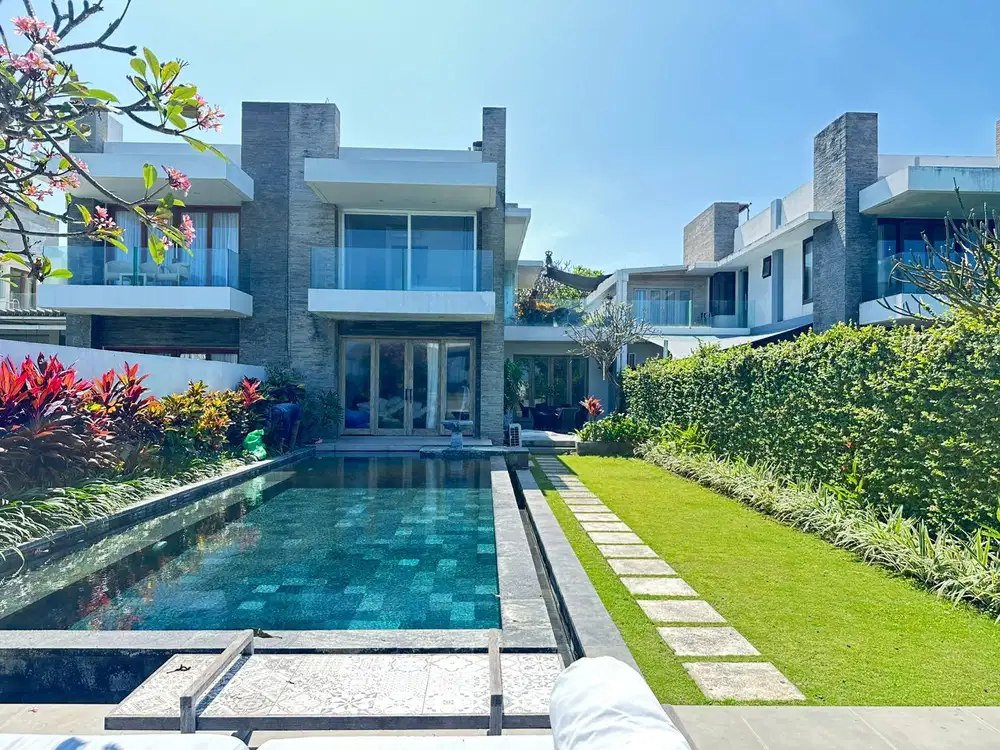 Villa Mewah Depan Pantai di Keramas Gianyar Bali