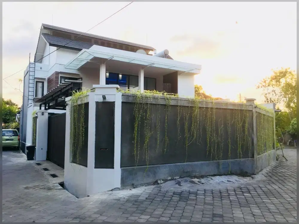 Villa Mewah Full Furnished di Buana Raya Denpasar