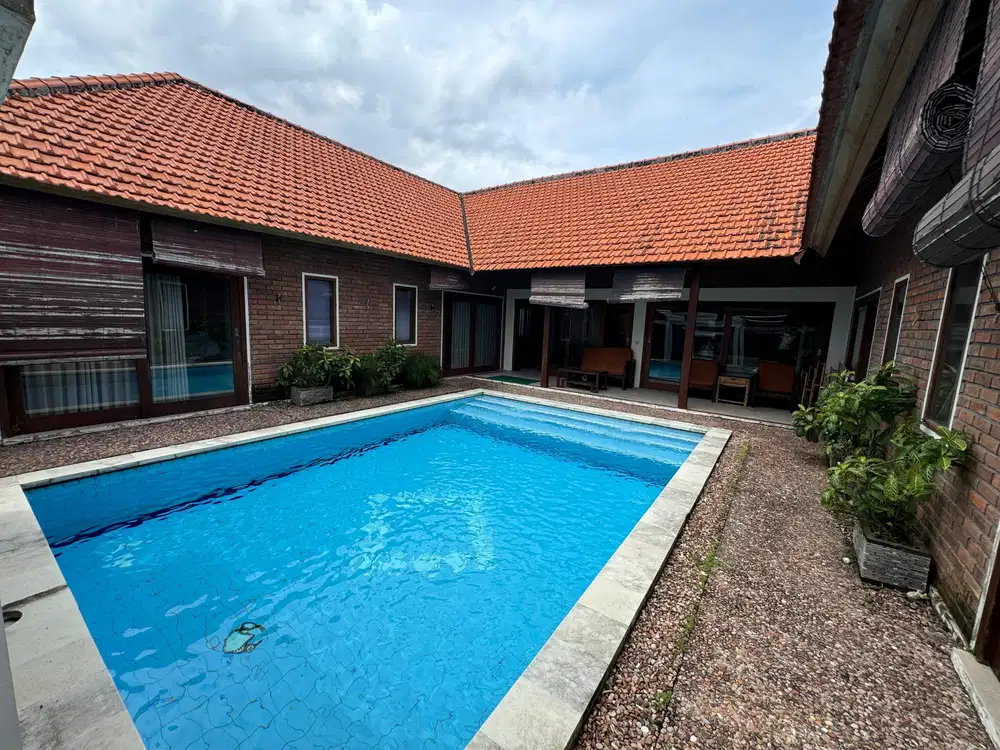 Villa Classic Luas 385m2 di Jantung Sanur Bali