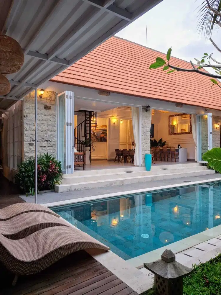 Luxury Villa Modern Minimalis Lokasi Strategis Umalas Bali