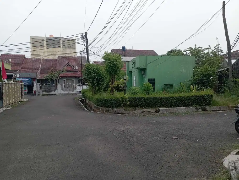 JUAL RUMAH BAHAN PERLU RENOV 191M² DUKUH ZAMRUD KOTA BEKASI