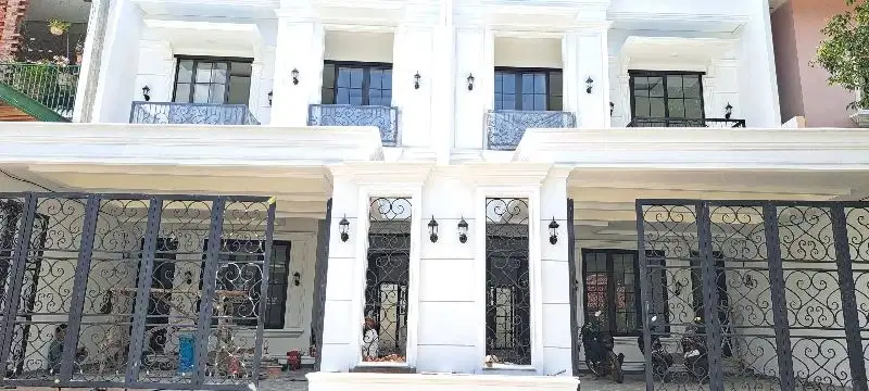 Rumah Baru Mewah Dalam Komplek Elit Pondok Kelapa