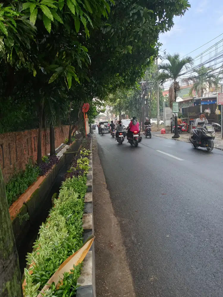 Di sewakan tanah di tepi jalan raya di muncul Cipayung Jakarta Timu