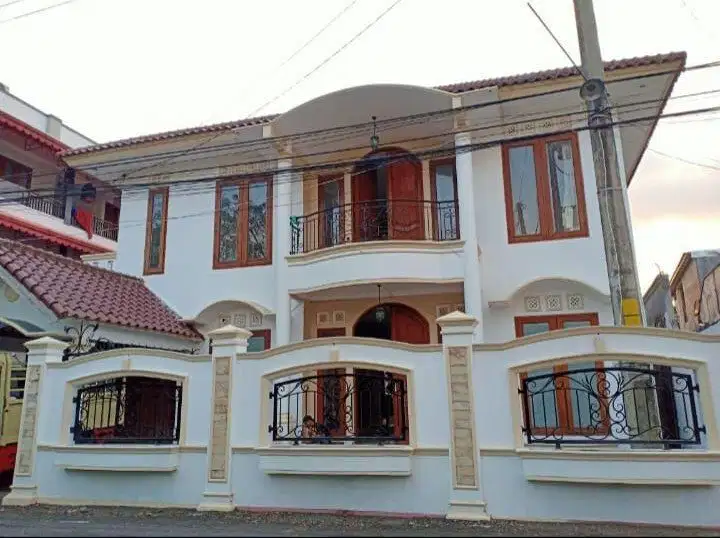 Rumah Mewah di Kawasan Elit Jakal km 6 dkt Shokudou kantin Jepang