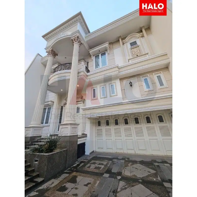 Rumah mewah di Green Garden Jakarta Barat