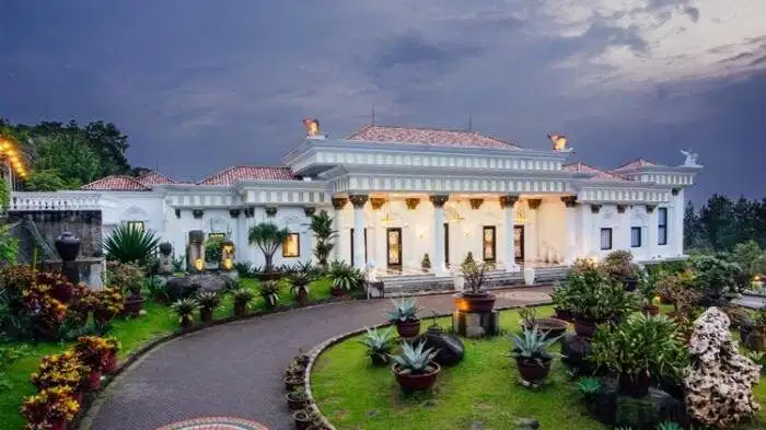 JUAL RUMAH/VILA DI SENTUL CITY BOGOR JAWA BARAT