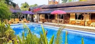 Dijual Villa + Restaurant Nuansa Pedesaan dekat Wisata New LS KSBN