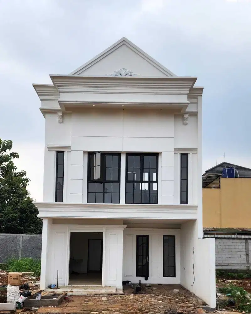 Dijual Rumah Full 2 lantai dengan Gaya Eropa Classic