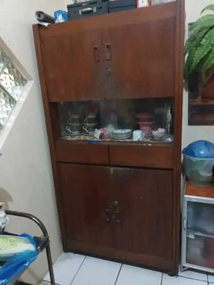 Lemmari Kayu Ada Laci