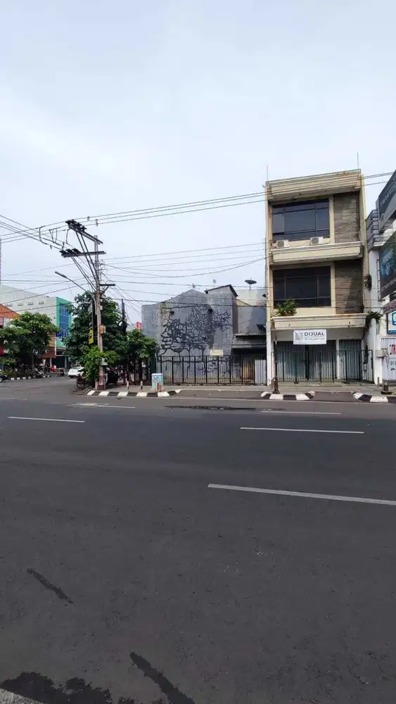 Ruko Hook 3.5 lantai di Gajahmada, Depok, Lokasi top pusat Semarang