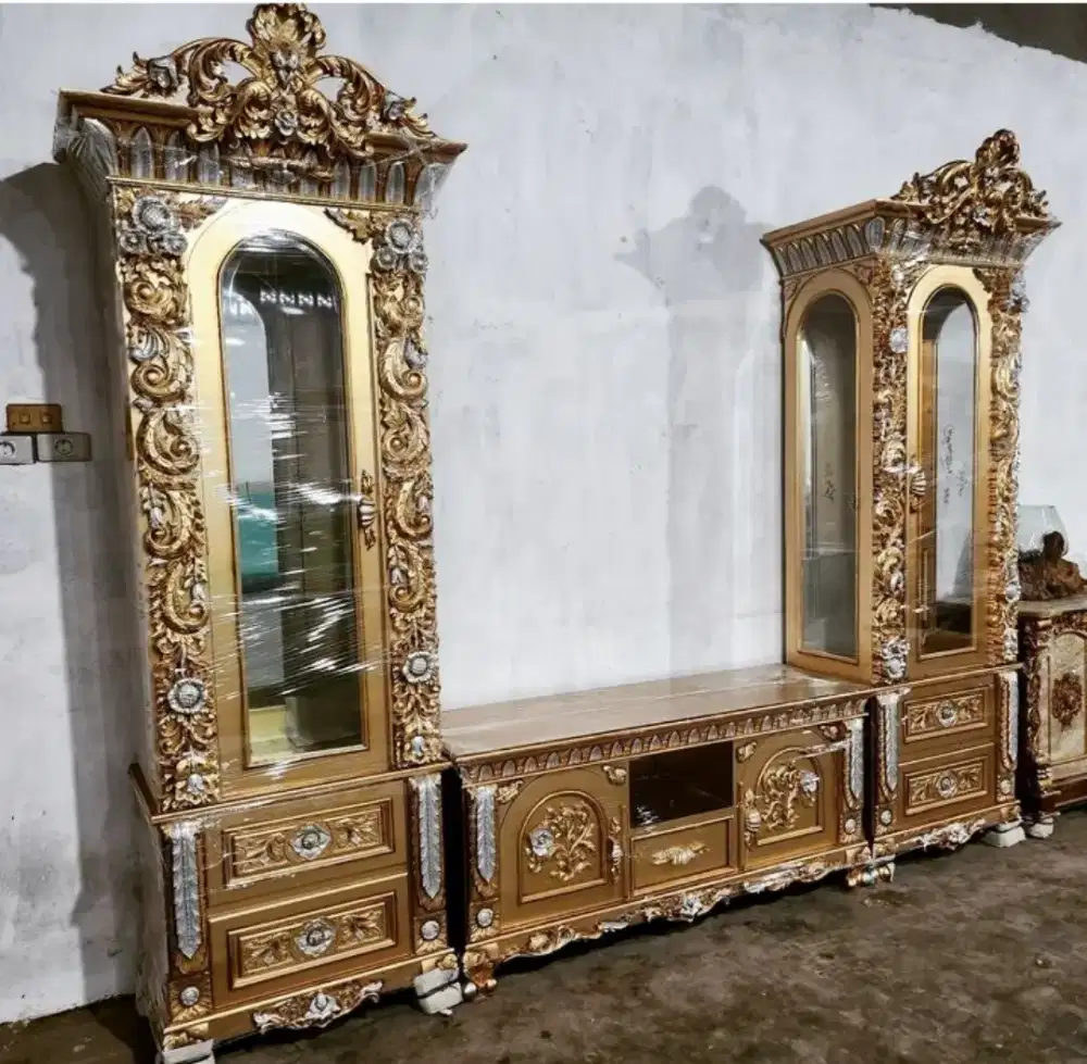 Bufet TV mewah full ukir