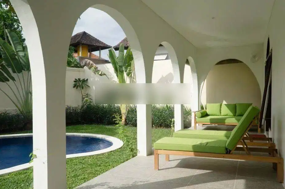 Villa modern minimalis di Canggu, 5 kamar tidur fasilitas lengkap